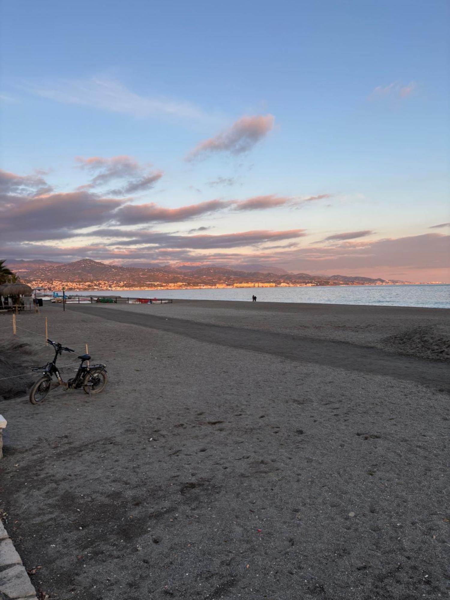 Estudio En Torre Del Mar A 3 Minutos Andando De La Playa Exterior photo